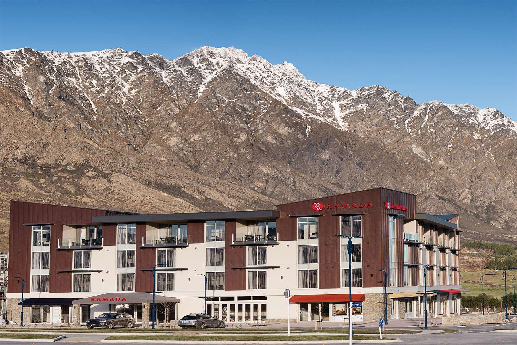 Ramada Suites By Wyndham Queenstown Remarkables Park Bagian luar foto