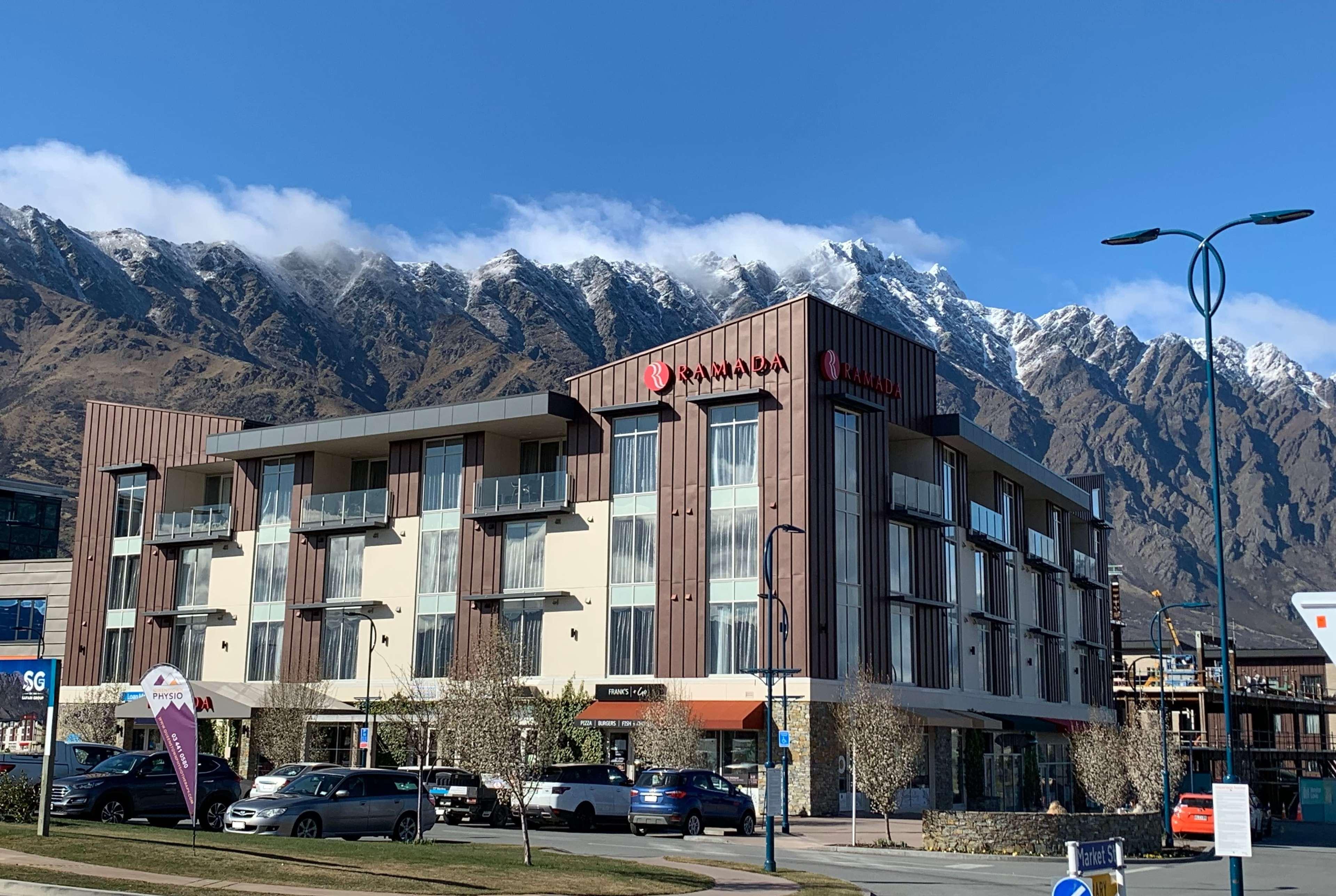 Ramada Suites By Wyndham Queenstown Remarkables Park Bagian luar foto