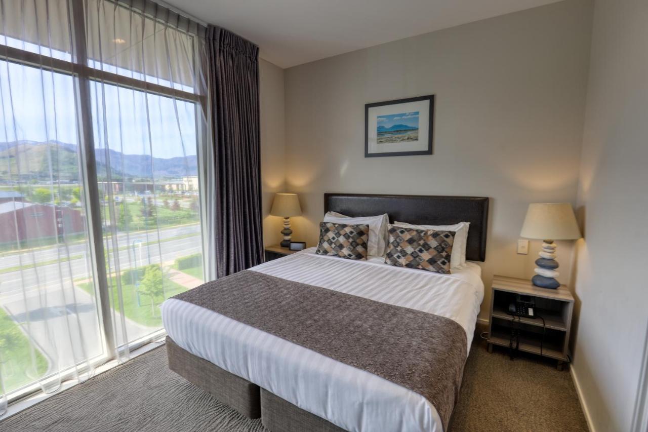 Ramada Suites By Wyndham Queenstown Remarkables Park Bagian luar foto