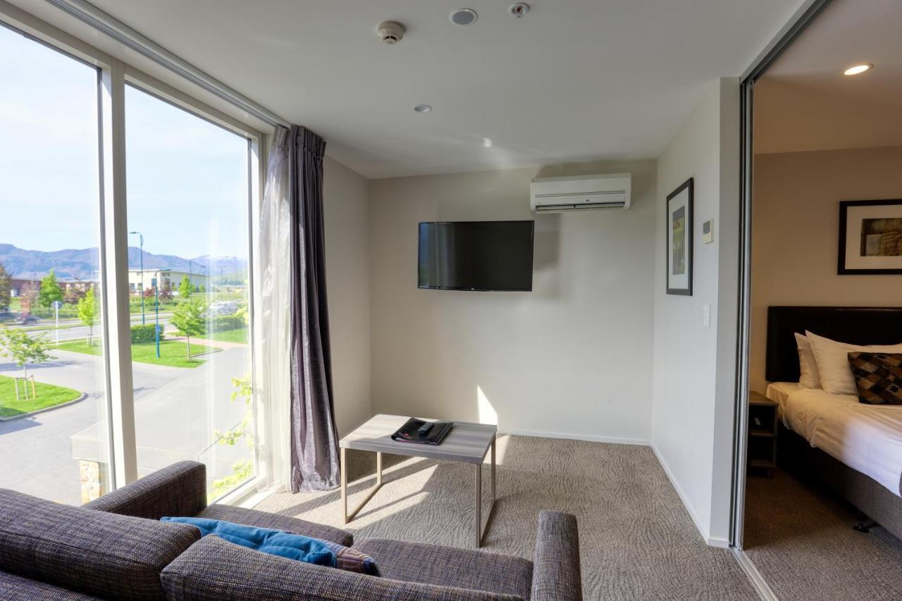 Ramada Suites By Wyndham Queenstown Remarkables Park Bagian luar foto