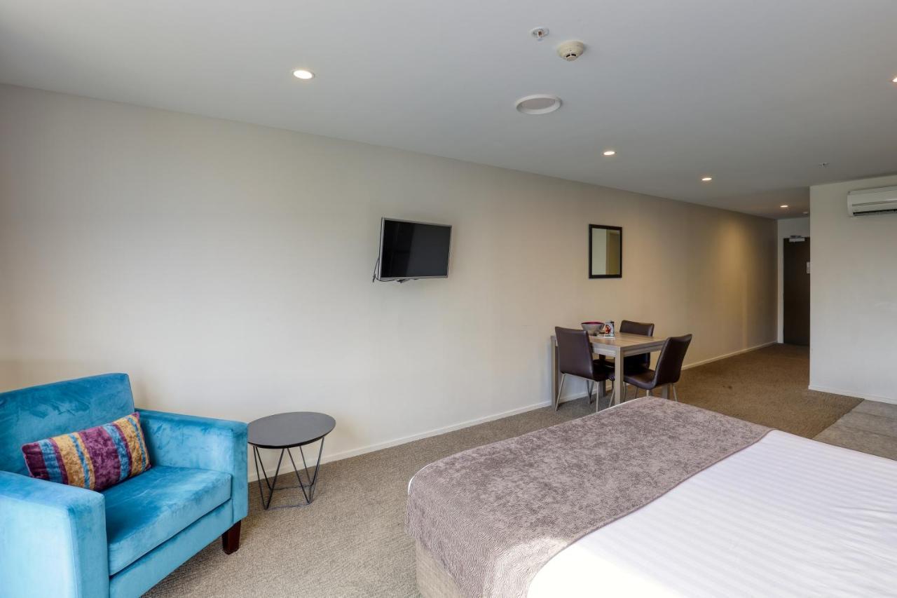 Ramada Suites By Wyndham Queenstown Remarkables Park Bagian luar foto