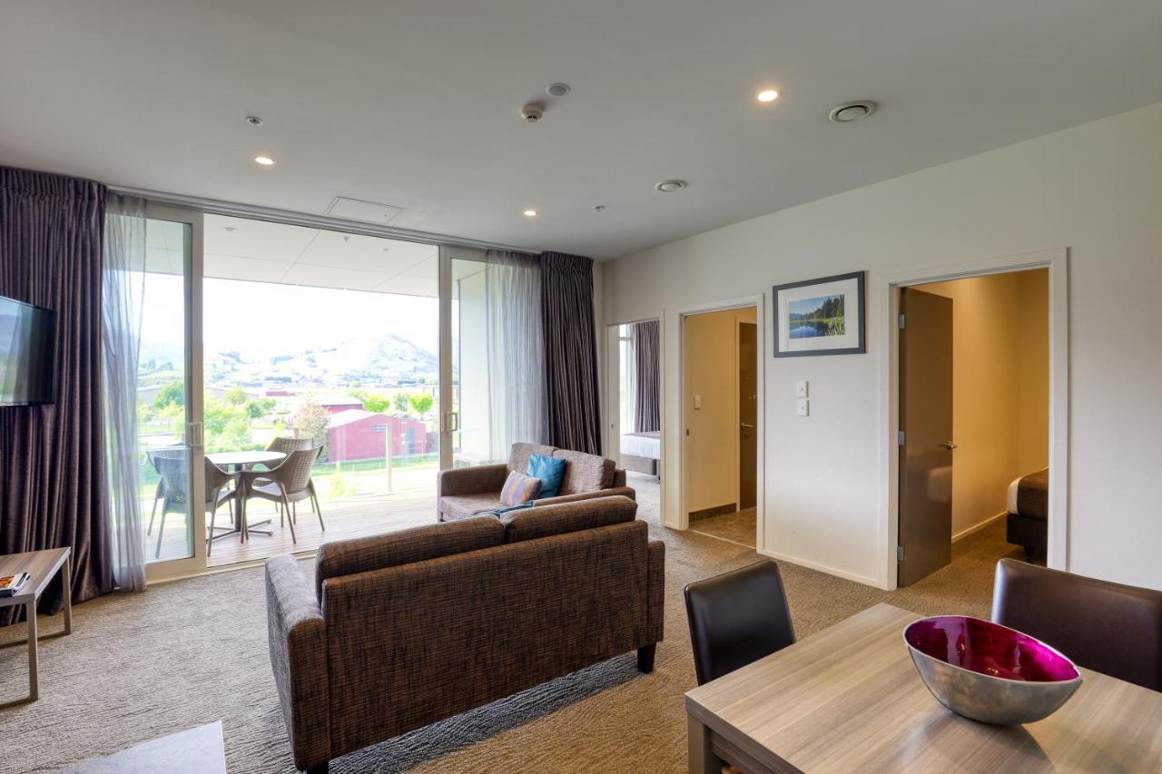 Ramada Suites By Wyndham Queenstown Remarkables Park Bagian luar foto