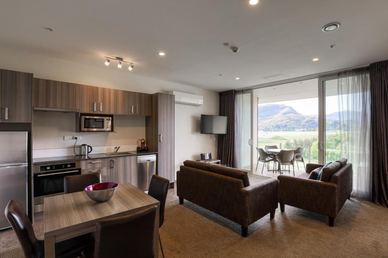 Ramada Suites By Wyndham Queenstown Remarkables Park Bagian luar foto