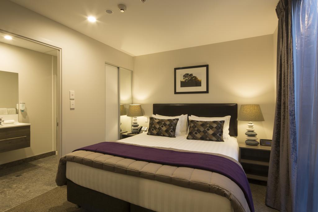 Ramada Suites By Wyndham Queenstown Remarkables Park Bagian luar foto